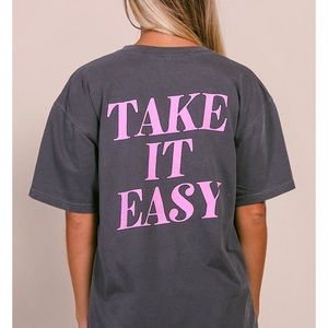 Take it easy smiley pocket tee